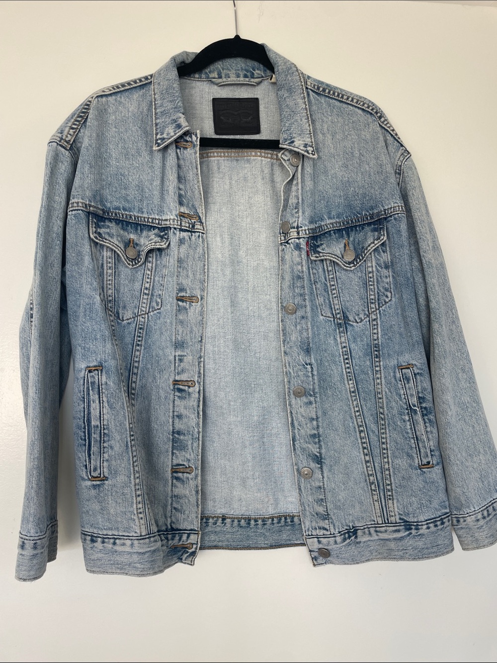 Levi’s Light Blue Denim Jacket - Classic Style